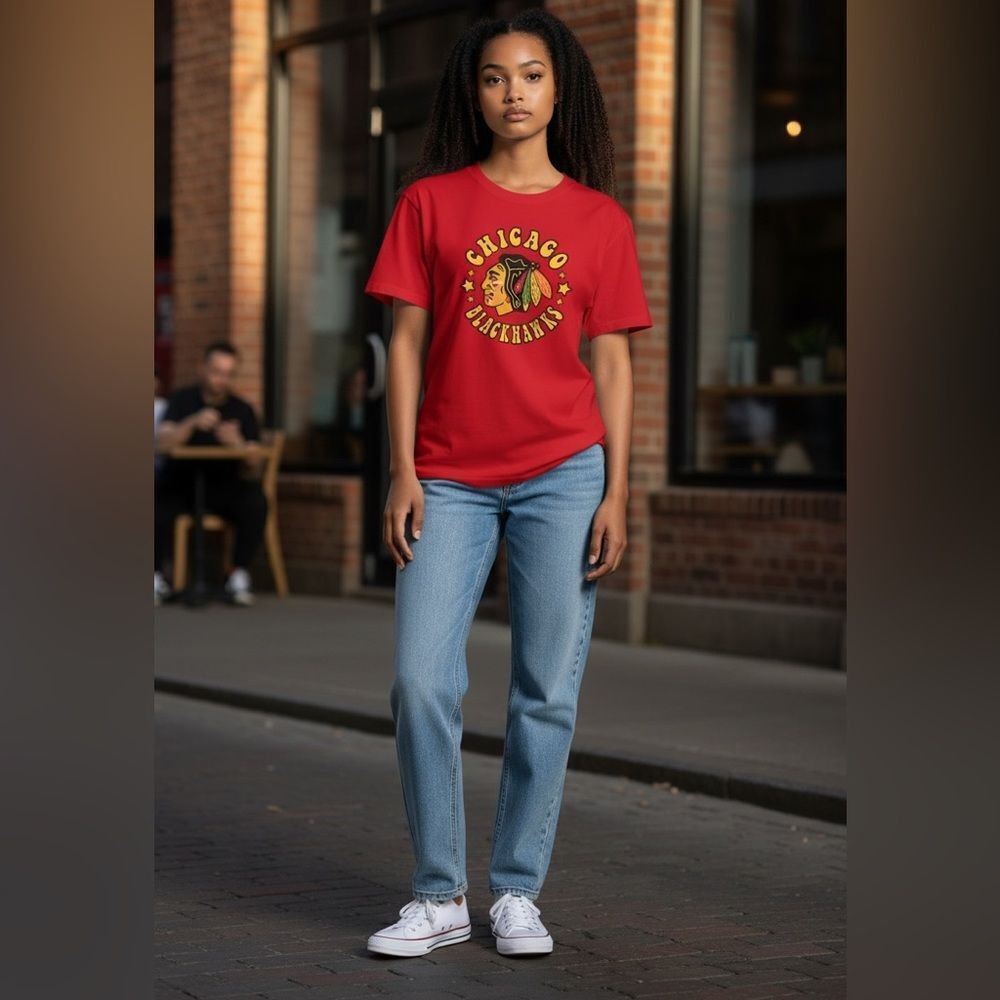 NWT NHL Women’s Red Short Sleeve Tee Shirt Chicago Blackhawks Hockey - Size M